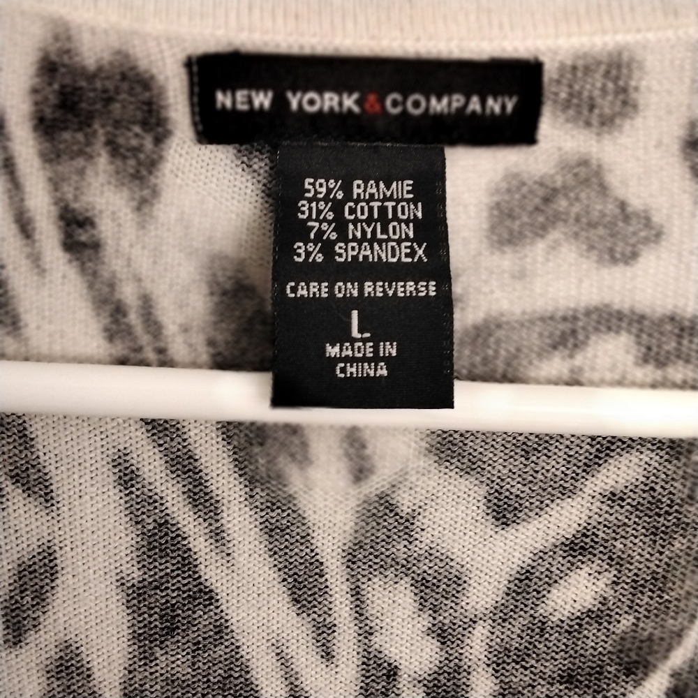 New York & Company Animal Print Sweater Size L - Picture 4 of 4